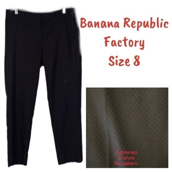 BANANA REPUBLIC FACTORY black “Hampton Fit” cropped, textured pants. Size 8. EUC - Picture 1 of 10
